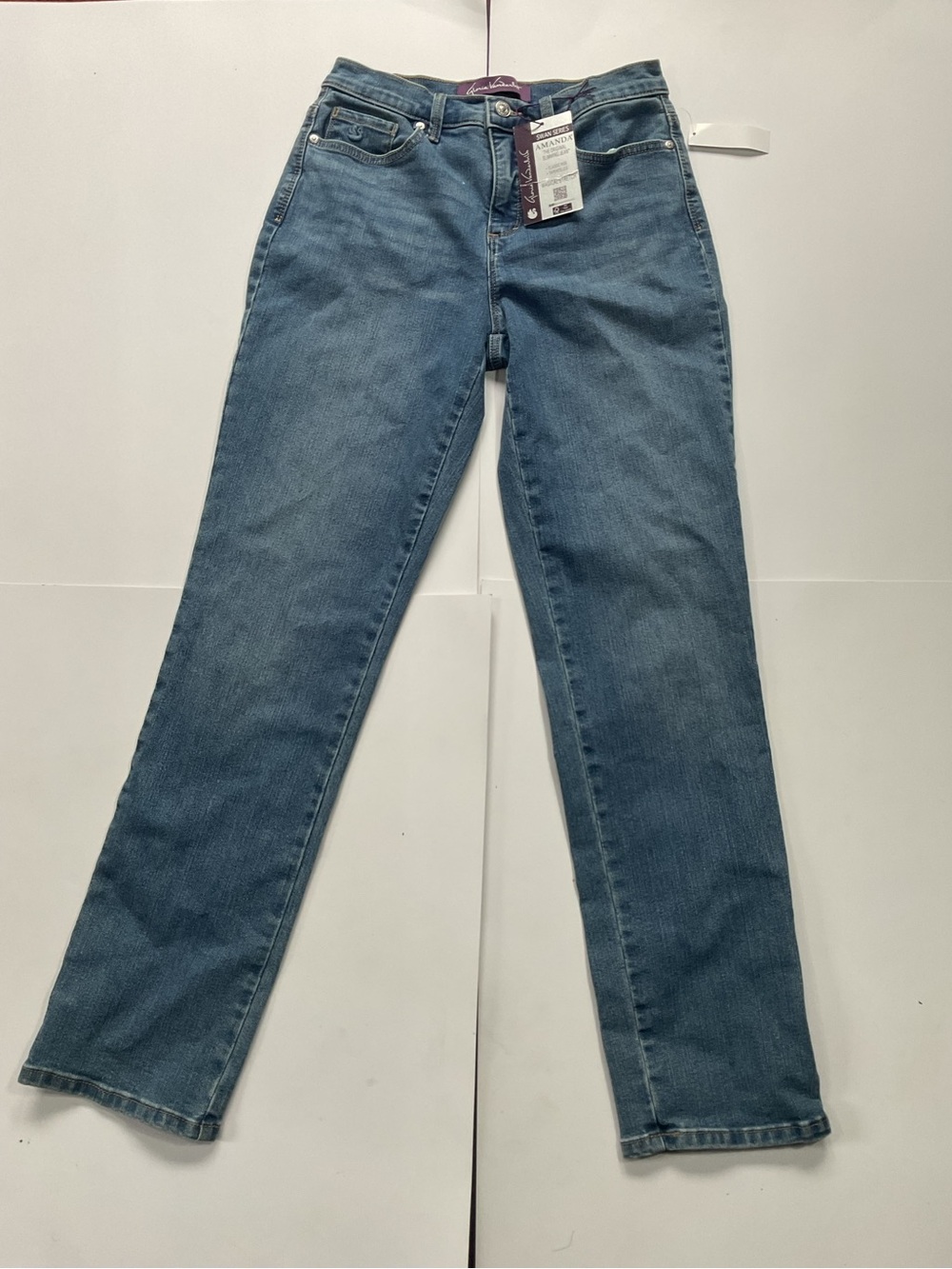 BNWT Straight-Leg Women's Jeans Classic Fit Tapered Slim Fit